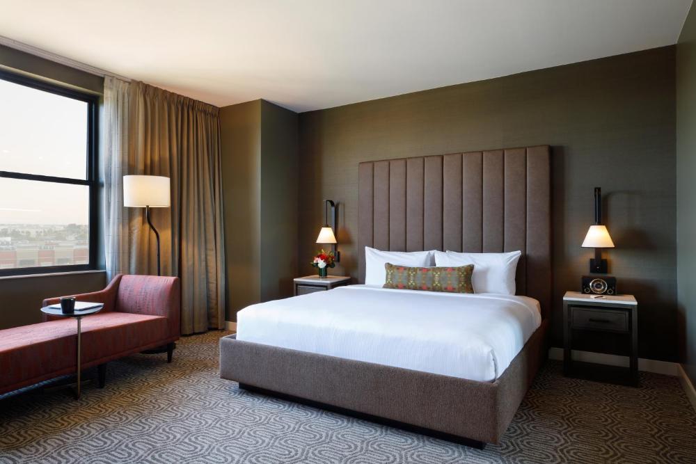Executive King Room interior